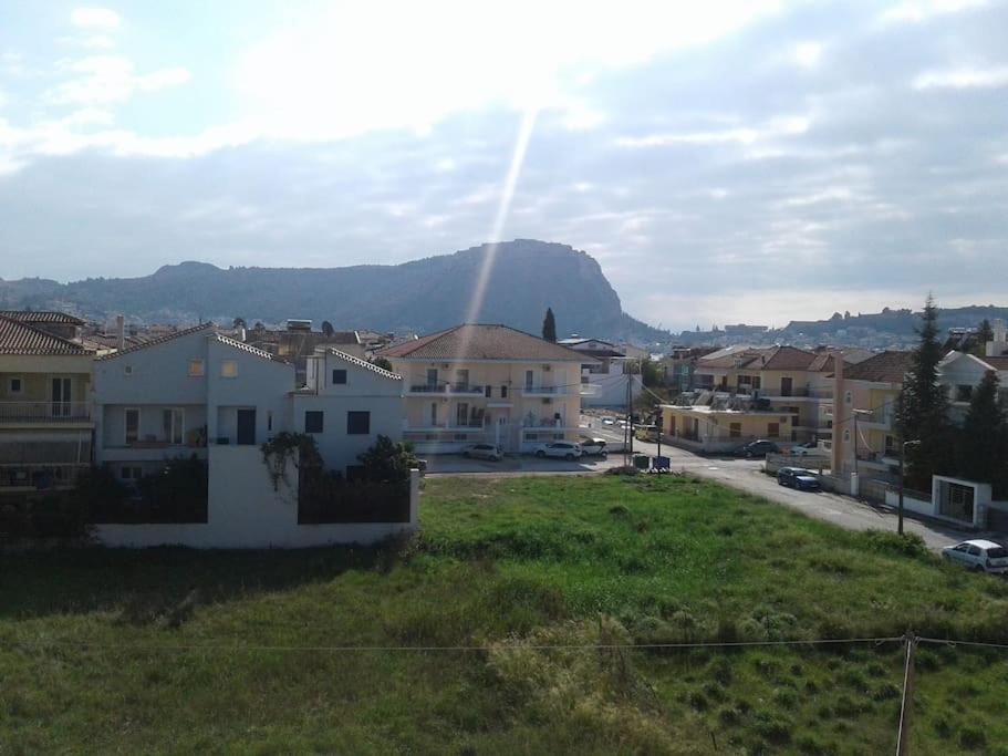 Апартаменти Καινούριο Σπίτι Σε Ήσυχη Τοποθεσία Нафпліон Екстер'єр фото